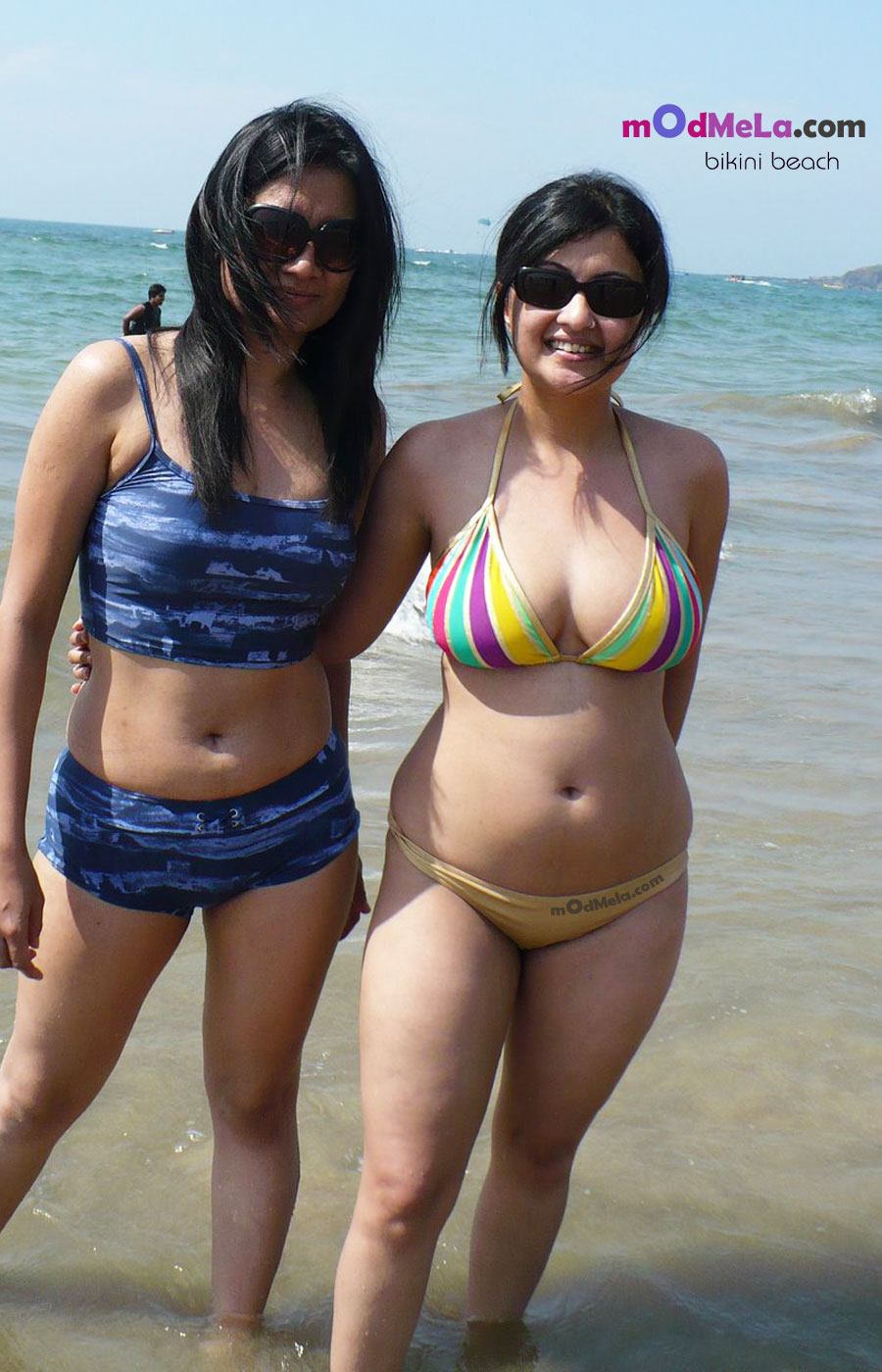 girlfriends on bikini beach girls place